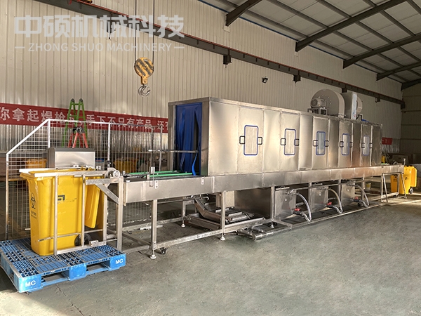 中碩醫(yī)廢箱周轉(zhuǎn)箱清洗機(jī)實(shí)拍，清洗消毒除水一體機(jī)，售后無(wú)憂(yōu)質(zhì)量保證