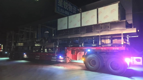 自動(dòng)拆碼垛托盤(pán)清洗機(jī)發(fā)貨實(shí)拍（內(nèi)蒙杉杉科技使用）